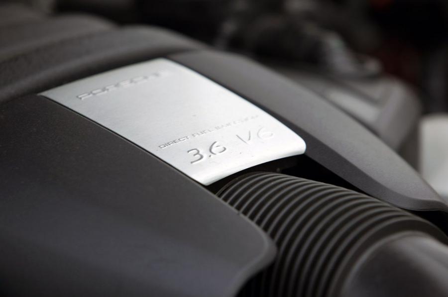  Porsche Panamera V6 2011 года  (фото 31 из 36)